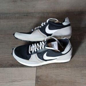 NWOT Nike Men's Daybreak Type SE Sneakers. Size 9.5